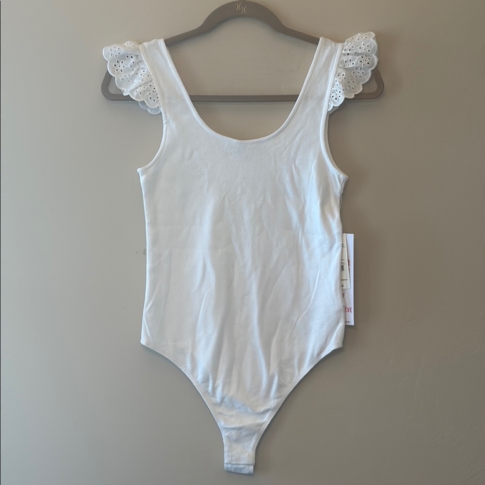Flutter Sleve Bodysuit NWT ( size M)